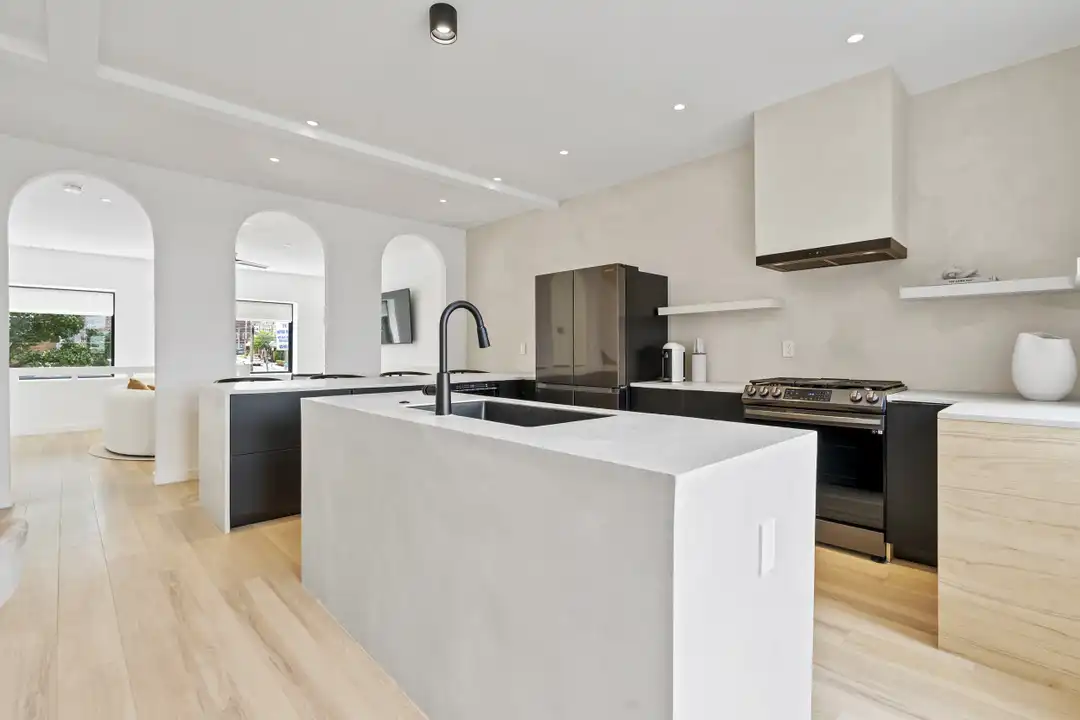 4037 Penn Ave - View 2