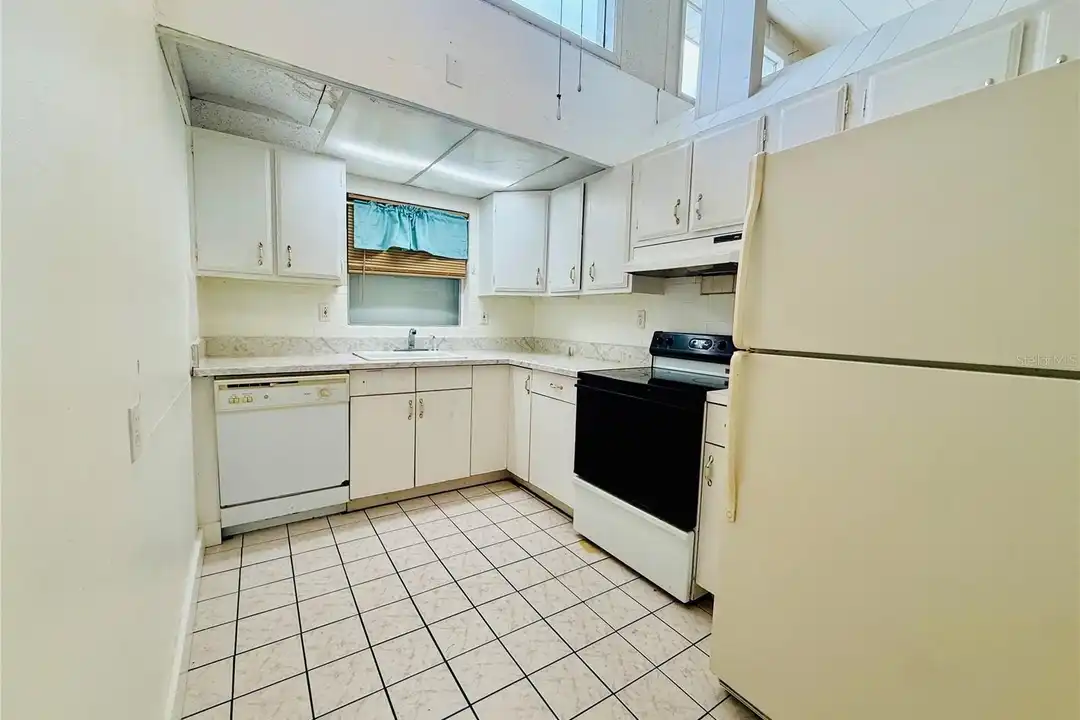 164 Tradewinds Dr NW - View 4