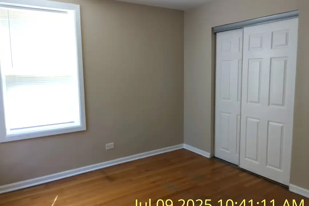 6136 N Seeley Ave unit 2E - More