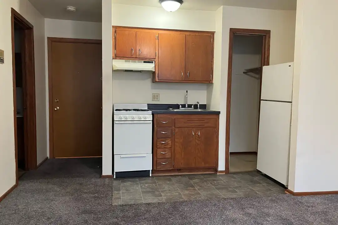 Apartment in Burlington - View 2