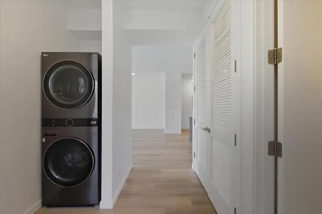 204 S Leavitt St unit 302 - View 6
