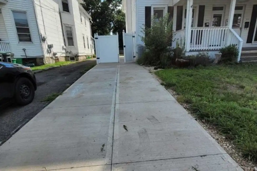 211 Montgomery Ave unit 211 - View 2