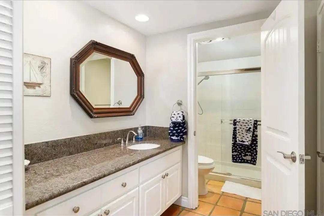41 Kingston Ct S - More