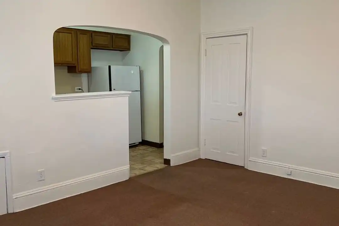 215 W Broad St unit 215 West Broad Street #7 - View 4