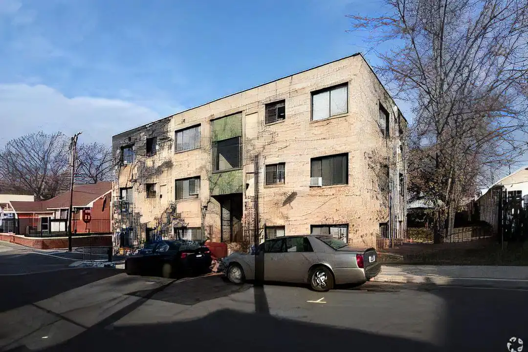 5100 Bass Pl SE unit # 101 – photo 1