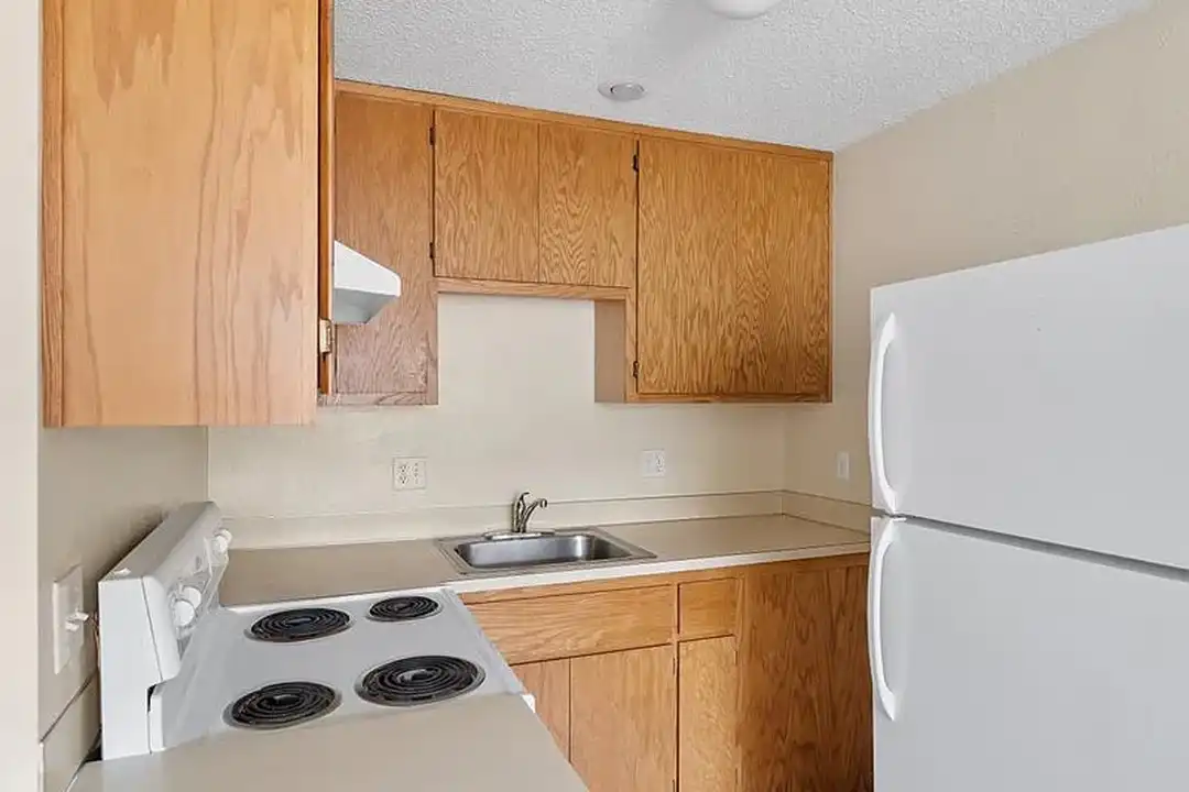 Lewis and Clark Apartments – photo 1