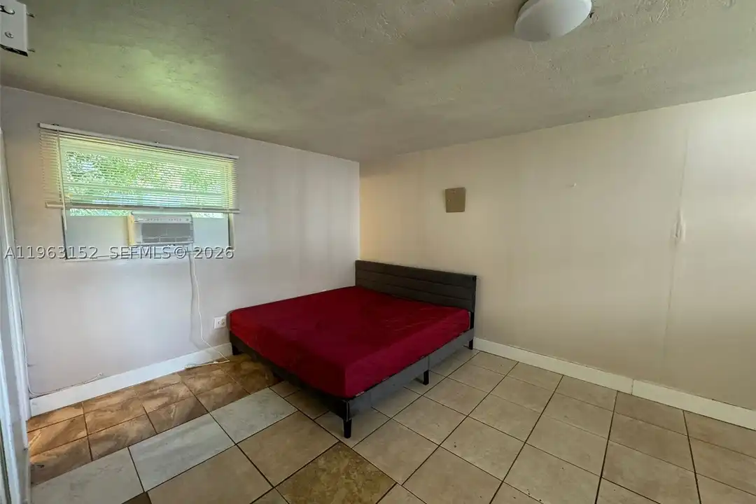 Apartment in Miami - More