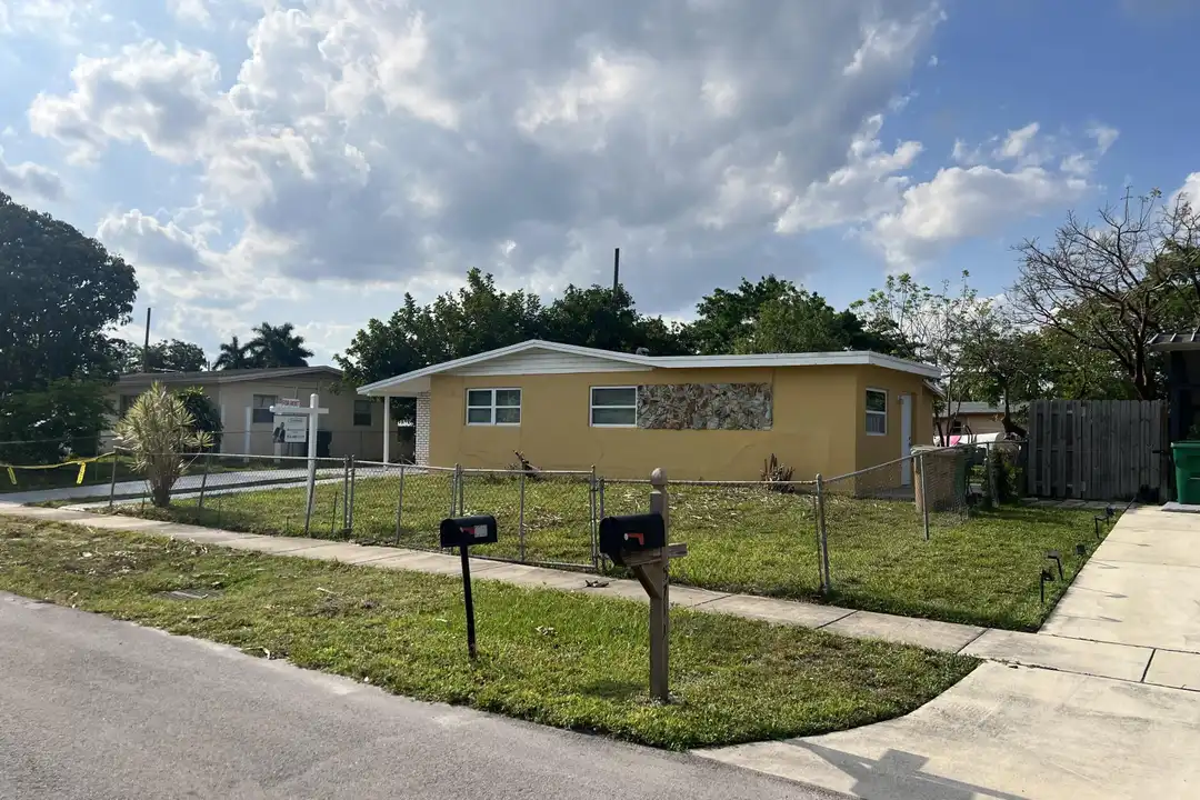 House in Davie - View 2