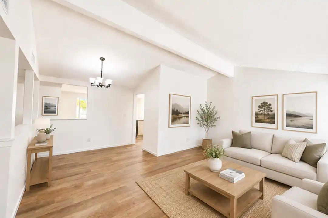 House in Santa Clarita - View 3