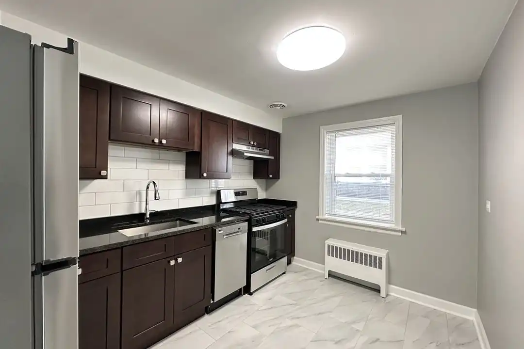 Apartment in Chicago - More