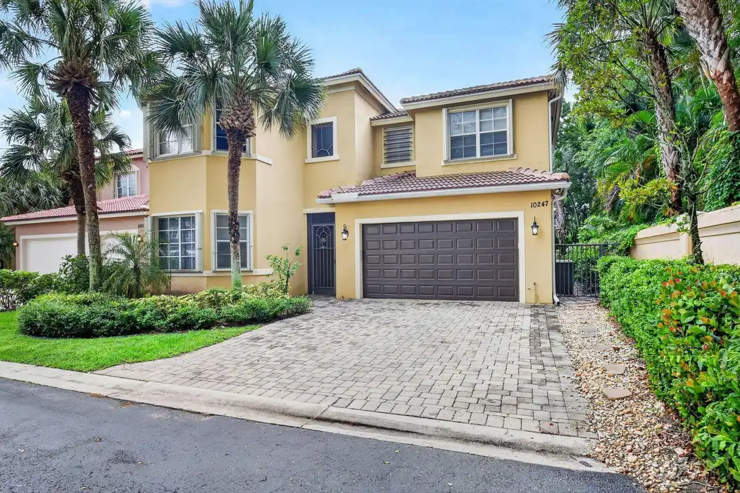 10247 Isle Wynd Ct - View 4