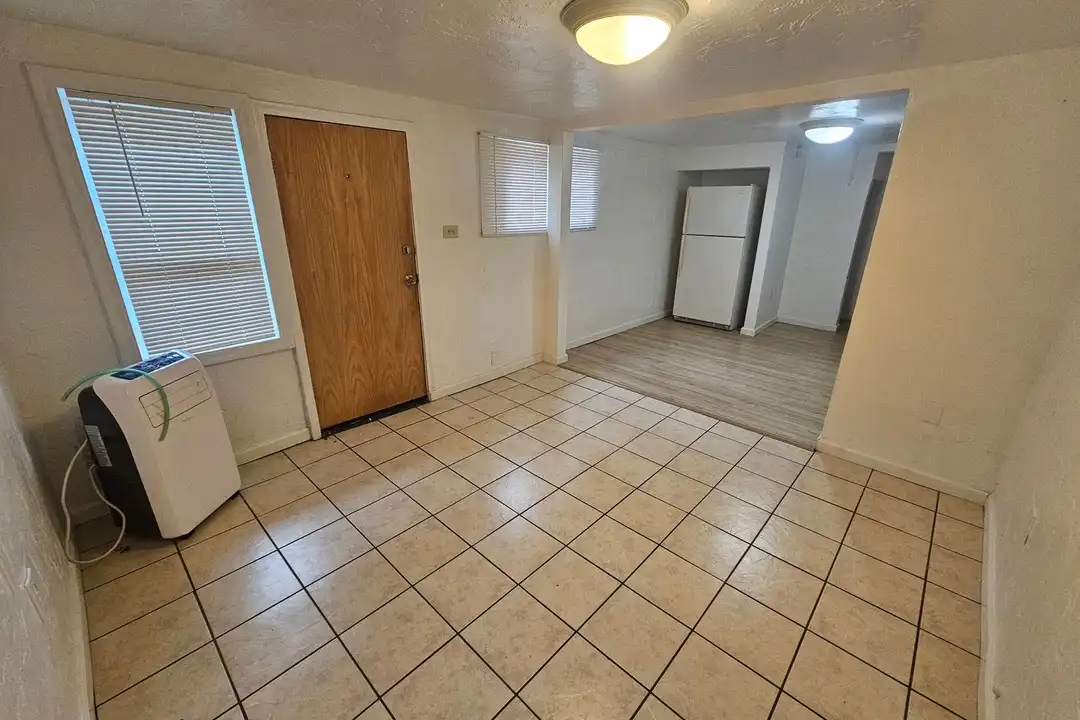 202 W 2nd Ave unit #1 - View 5