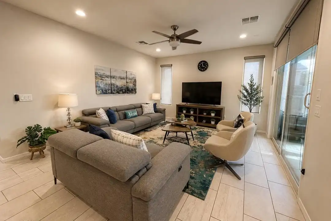 1131 S Jay St - View 3