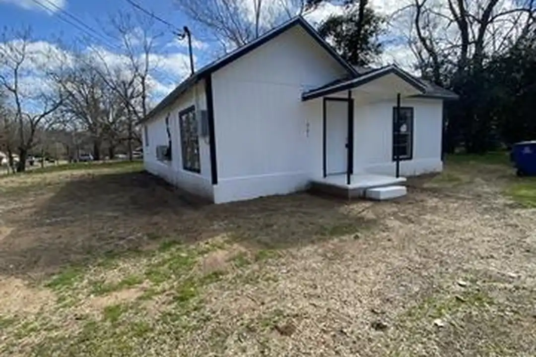 801 Walnut St – photo 1 of 25