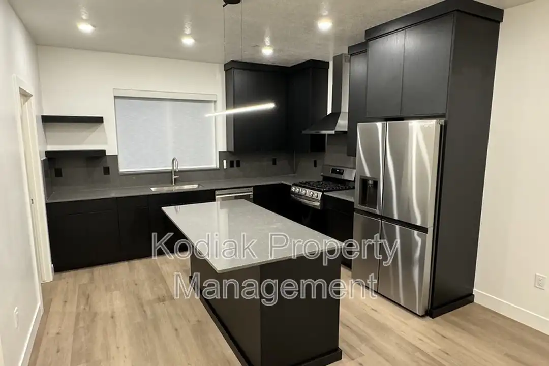Apartment in Salt Lake City - View 4