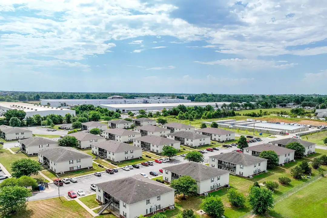 Southwind Place Apartment Homes – photo 1