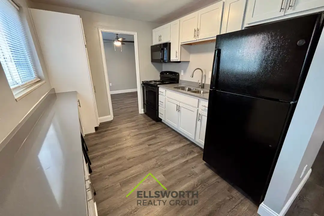 2204 Lawn Ave unit 1 – photo 1 of 6