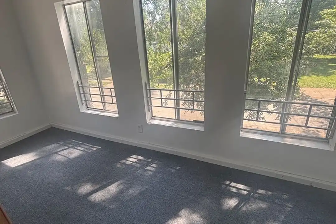 3026 E 123rd St unit 2 – photo 1