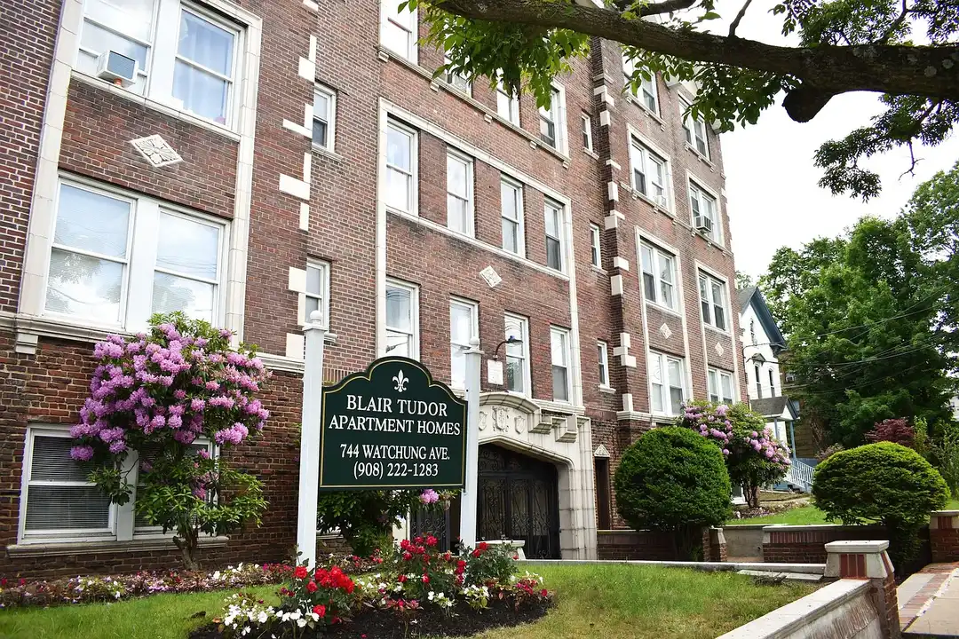 Apartment in Plainfield - View 2