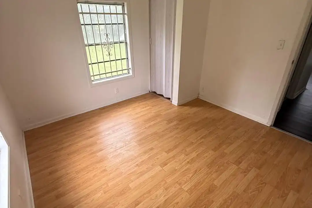 3255 Waverly St - View 6