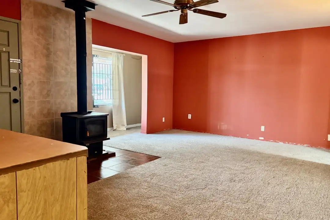 1721 Utah St NE - More