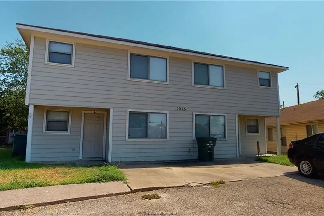 1915 Pine Tree Dr #A – photo 1