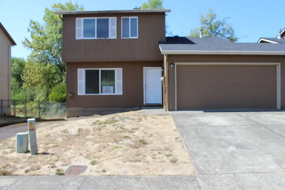 52621 NW 4th St – photo 1 of 23