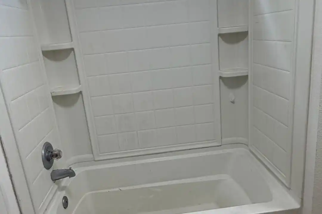 425 Center St unit 425 Center St - View 3