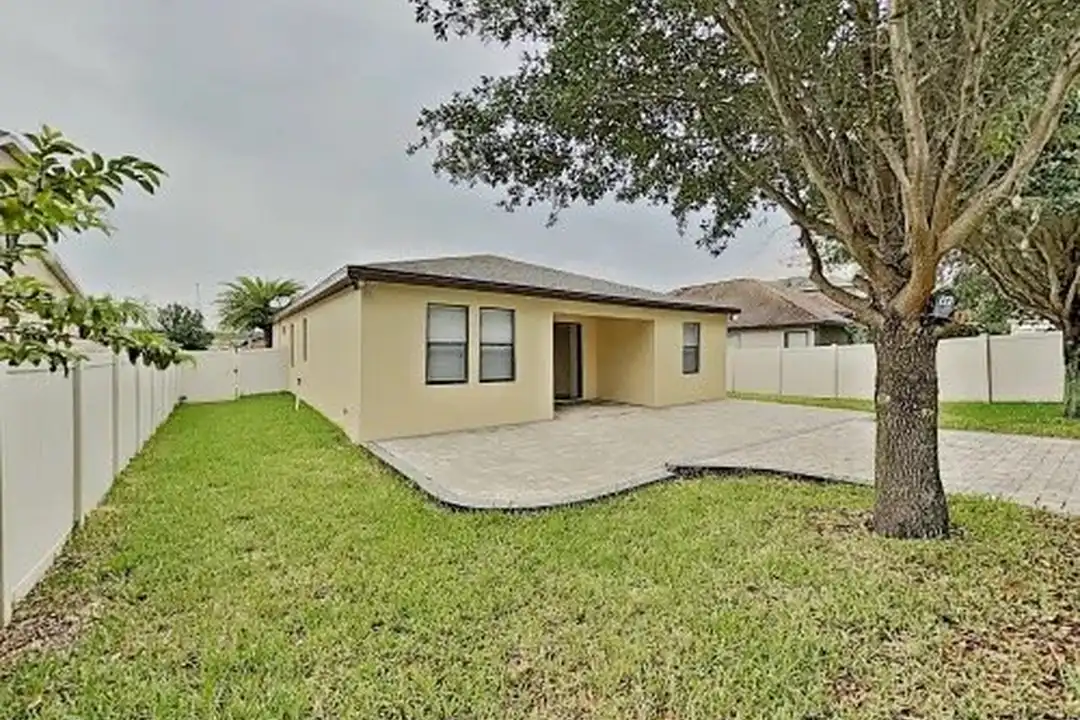 1414 Canopy Oaks Dr - More