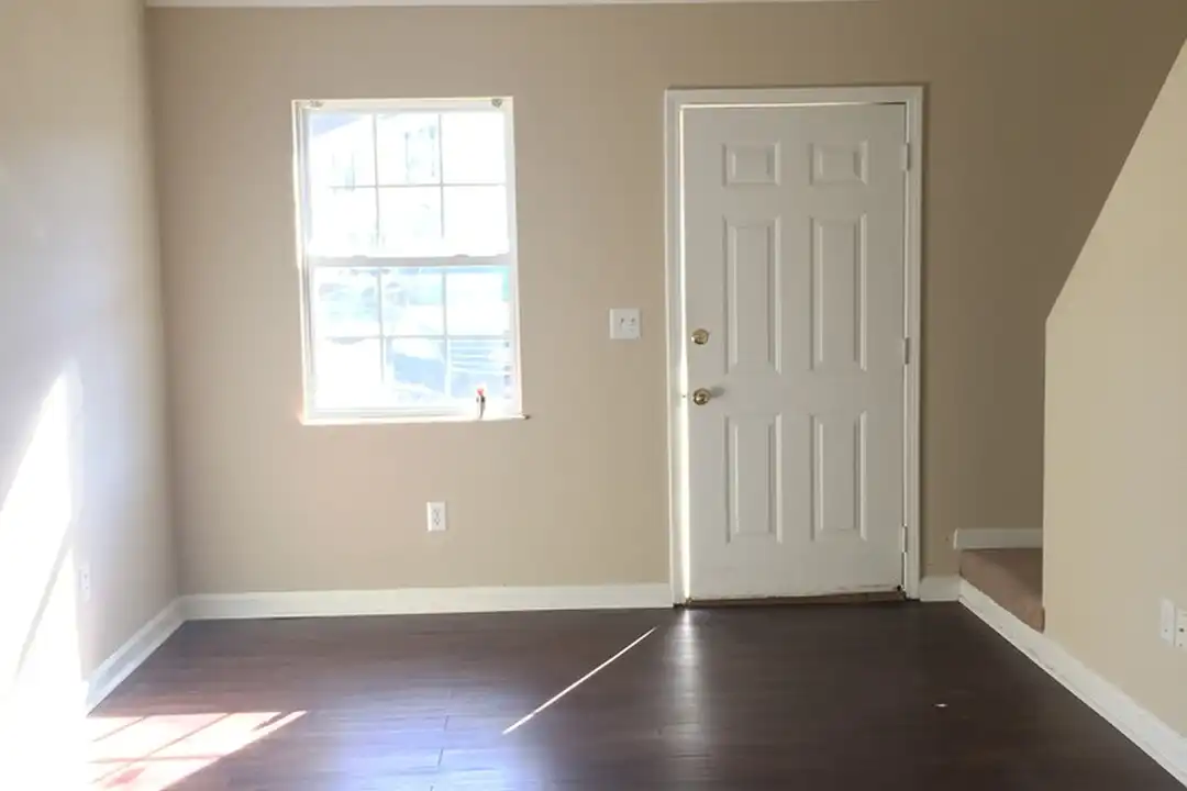 3466 Hedge Drive Northeast - View 2
