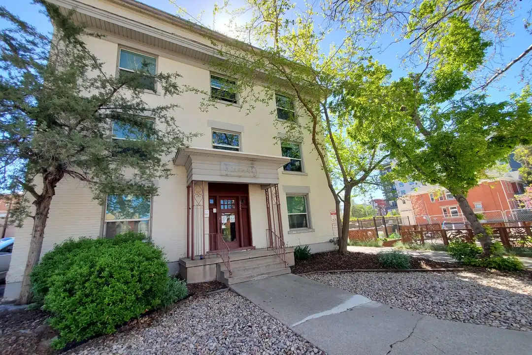 325 S. 400 E. – photo 1