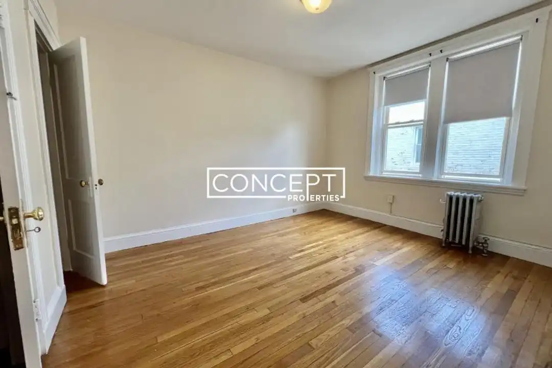 131 Washington St - More
