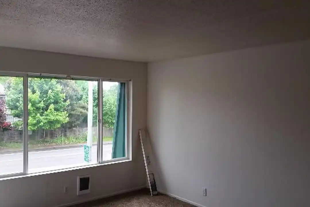 Apartment in Salem - View 2
