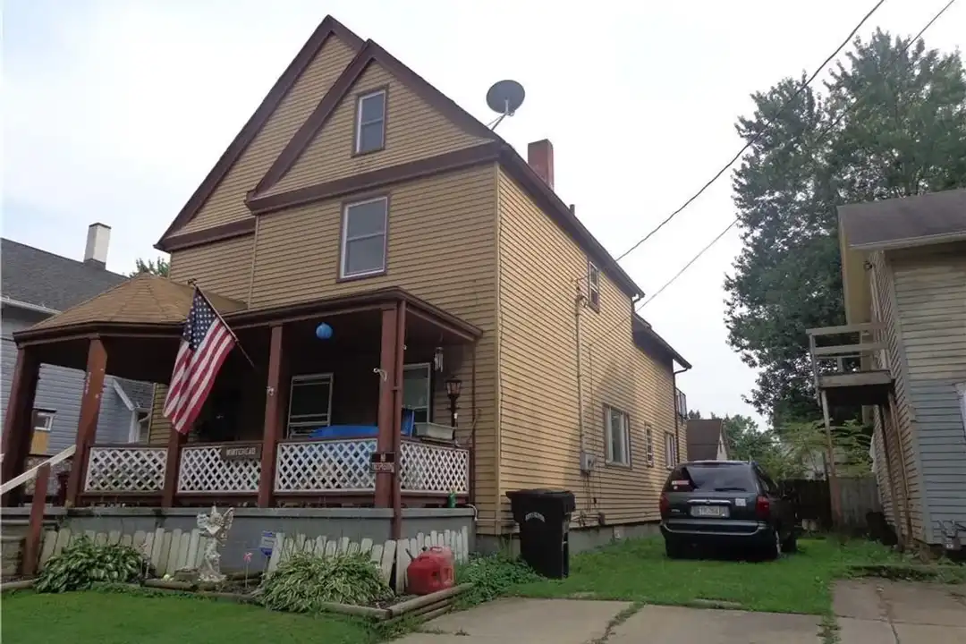 224 7th St unit 224 7th St UP – photo 1