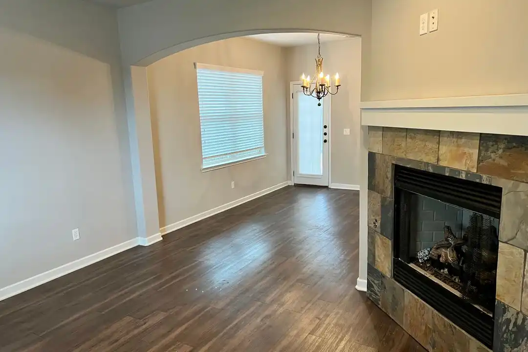 121st Lane - View 4
