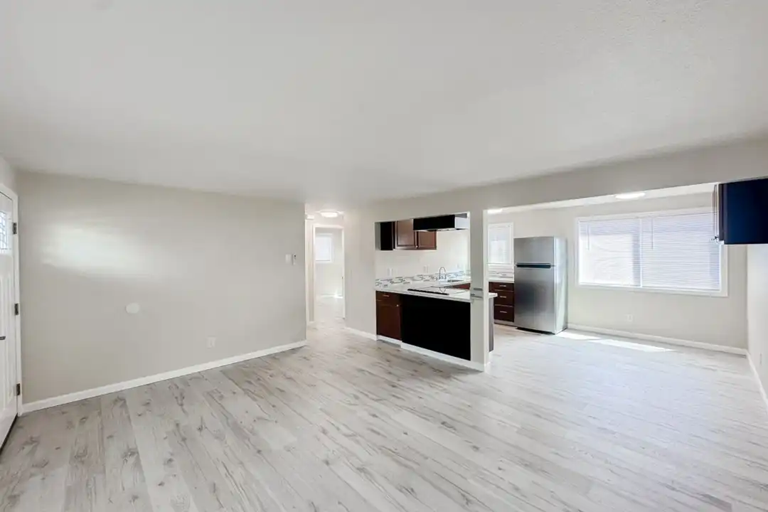 180 Garland Way N unit 06 - View 3