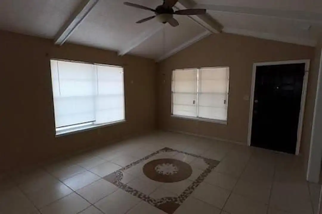 1128 Los Ebanos Rd - View 2
