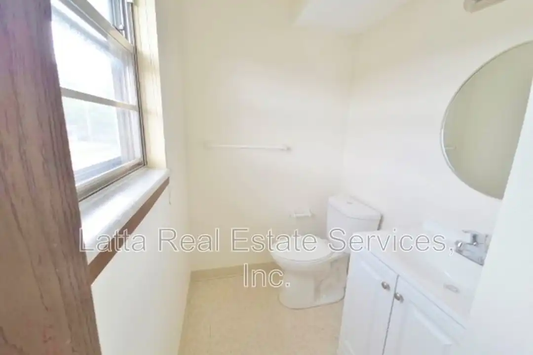12502 East 40th St S unit # C - View 6