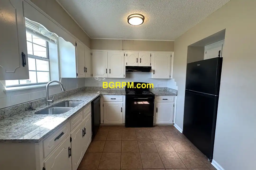 1099 W Elm St unit 1099 W Elm - B - View 5
