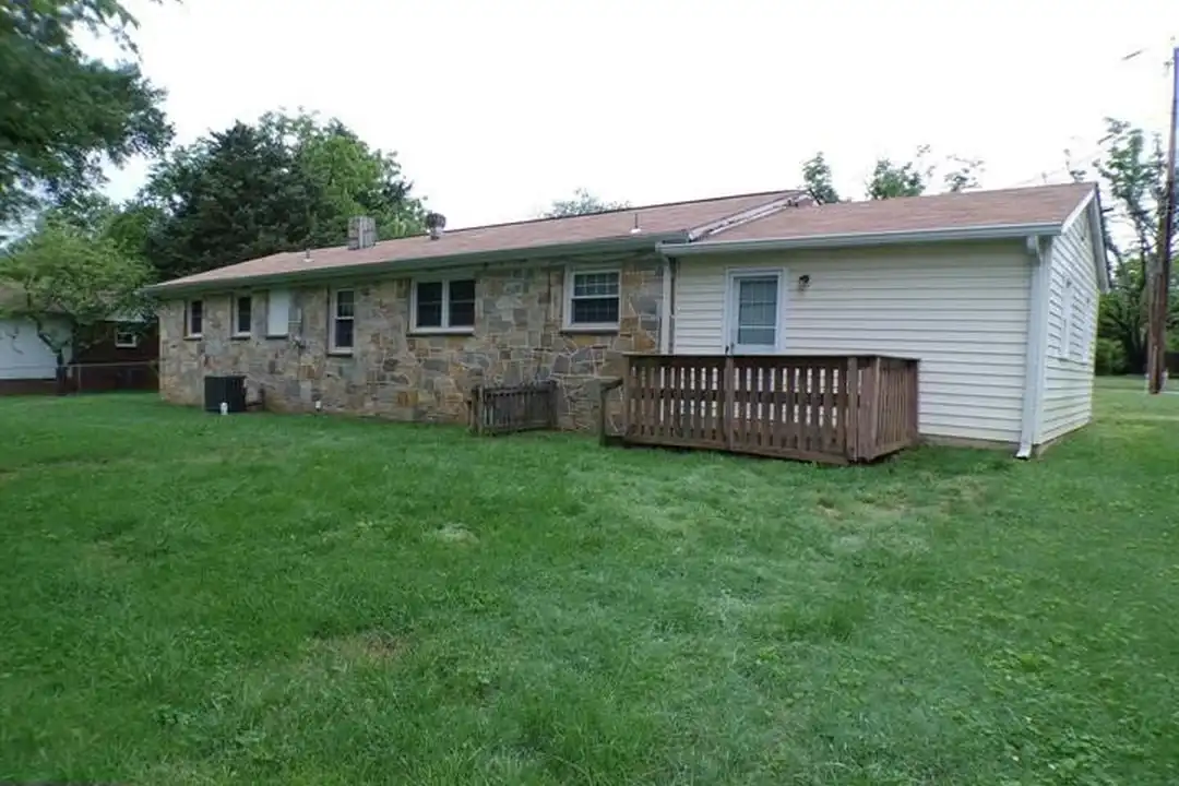 House in Fredericksburg - View 2