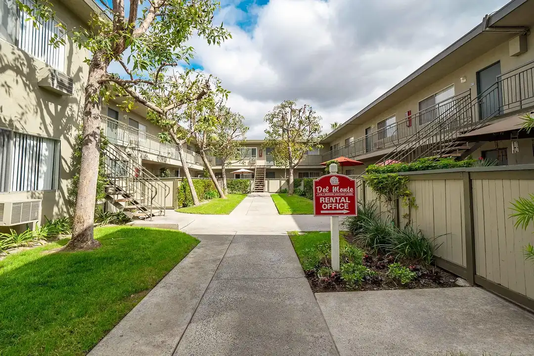 Del Monte Apartments - View 4