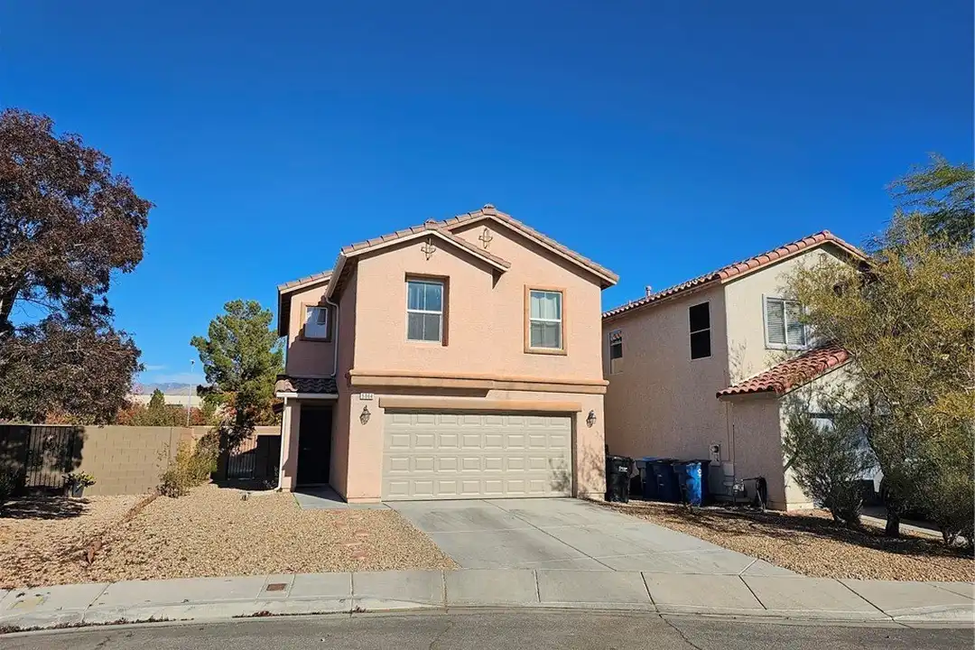 5064 Whistling Acres Ave - View 2