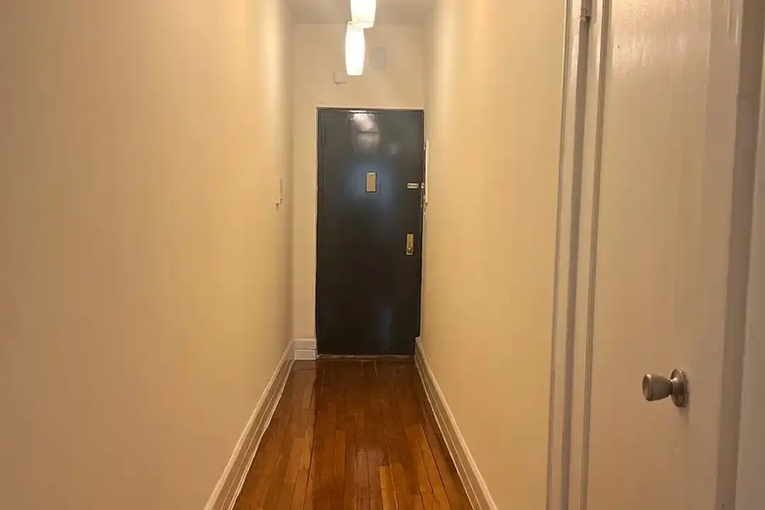 30 Lenox Ave – photo 1