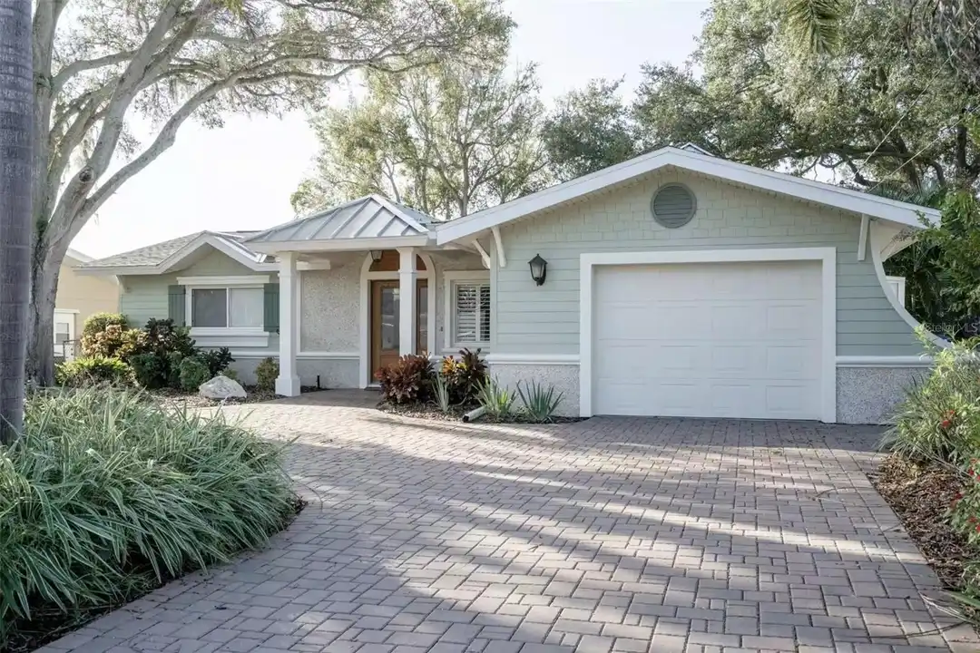 378 Westwinds Dr – photo 1