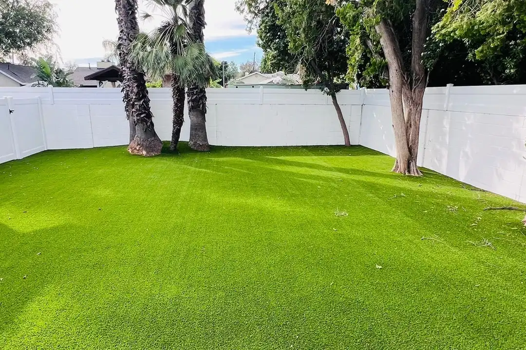 House in Los Angeles, North Hills East Neighborhood Council District - View 3