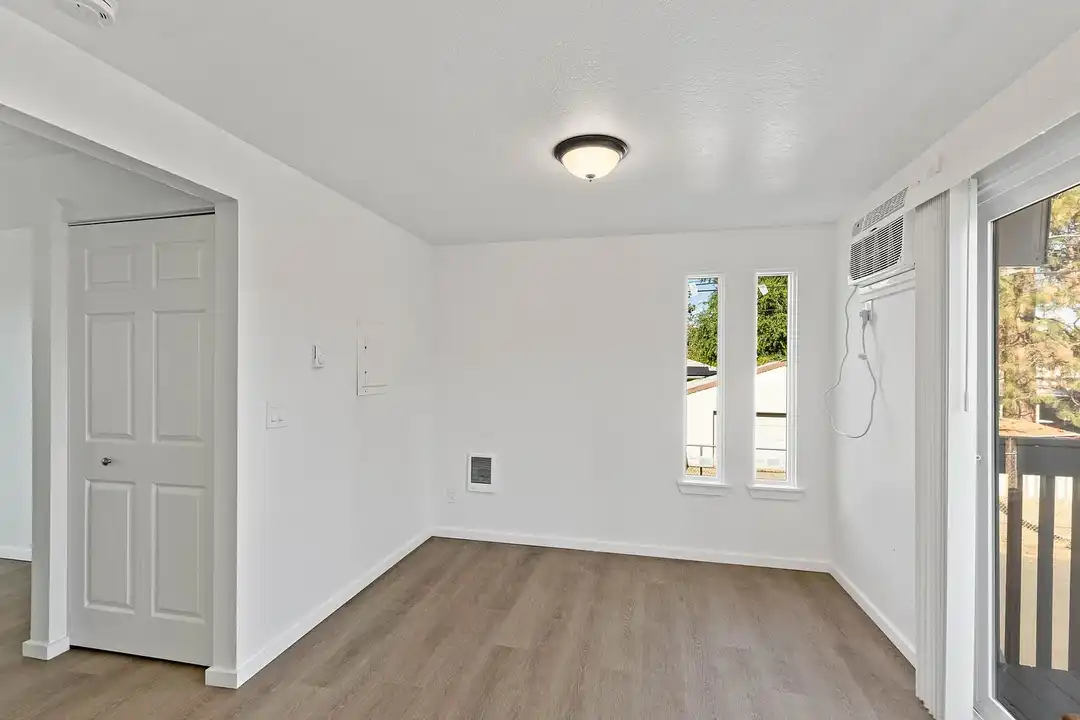Greenwood Apartments – photo 1 of 36