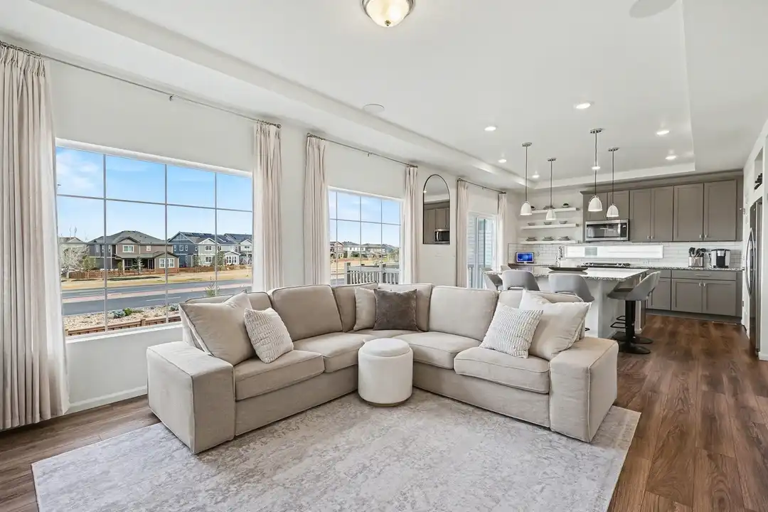 1049 Larkspur Dr - View 2