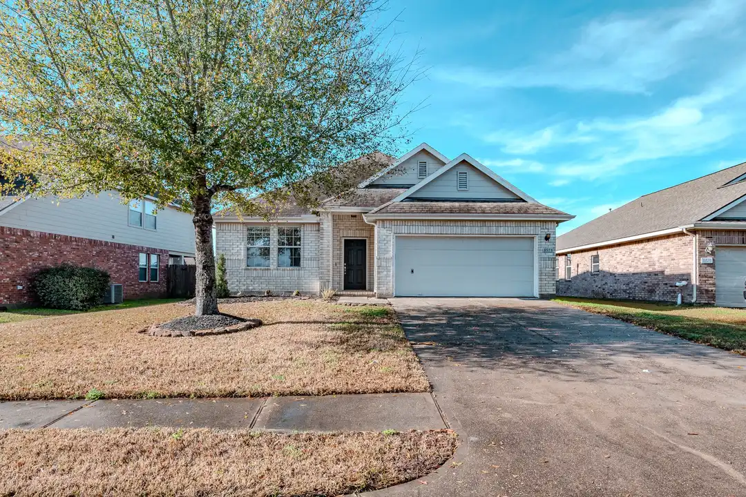 8515 Holly Spring Ln - View 4