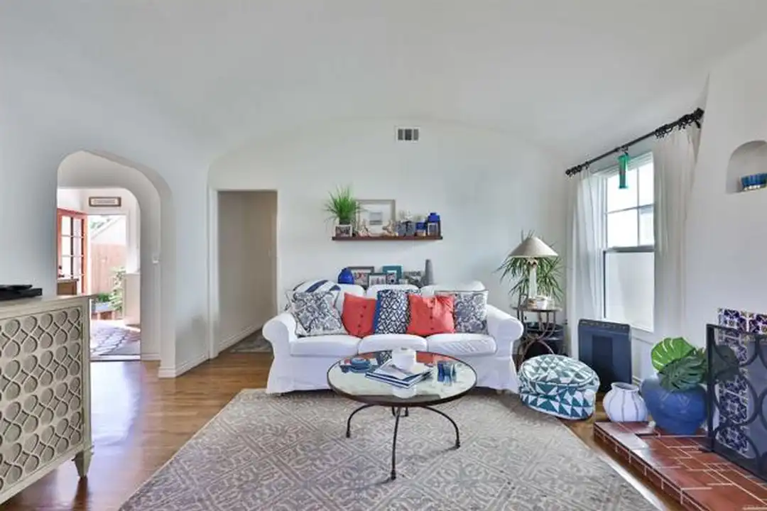 408 5th St – photo 1