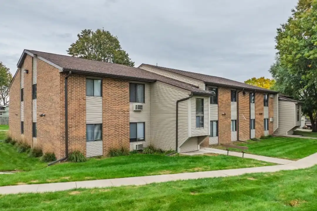 1220 Hardin Dr unit 101 – photo 1 of 12